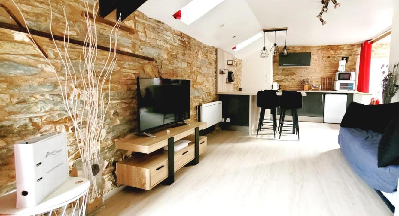 Appartement De Charme - Centre Ville ชาโตว์บรีอองต์ ภายนอก รูปภาพ