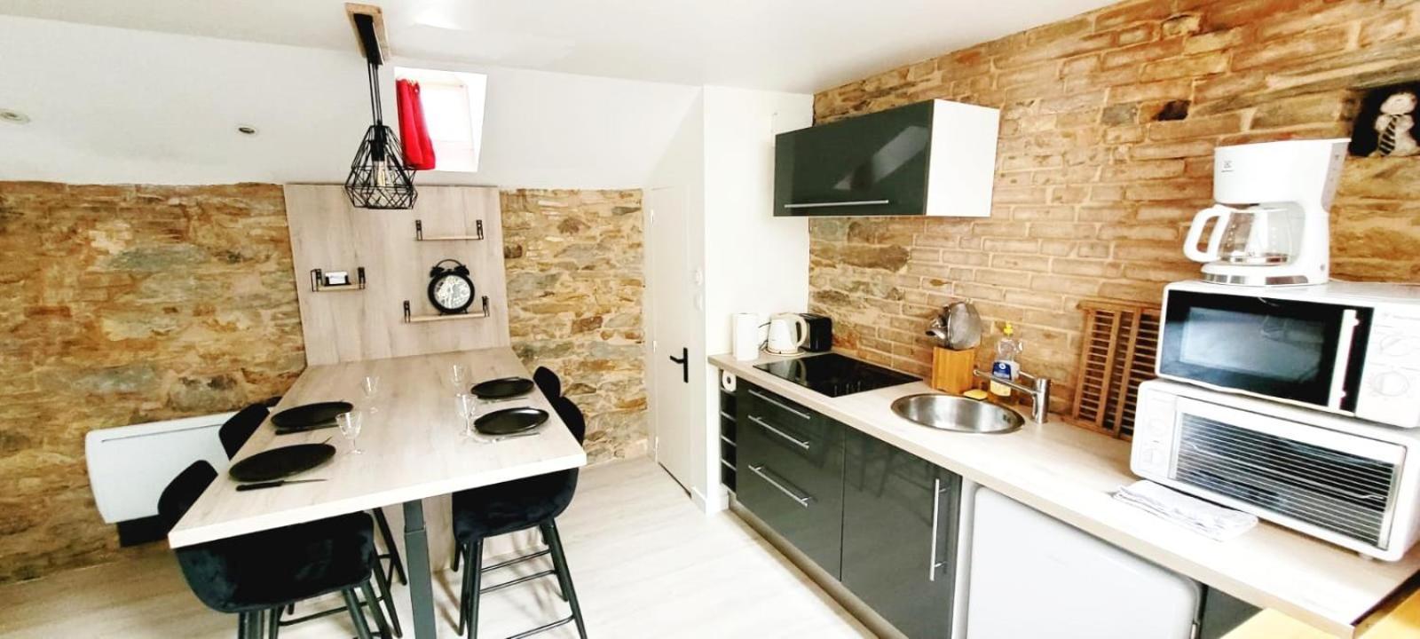 Appartement De Charme - Centre Ville ชาโตว์บรีอองต์ ภายนอก รูปภาพ