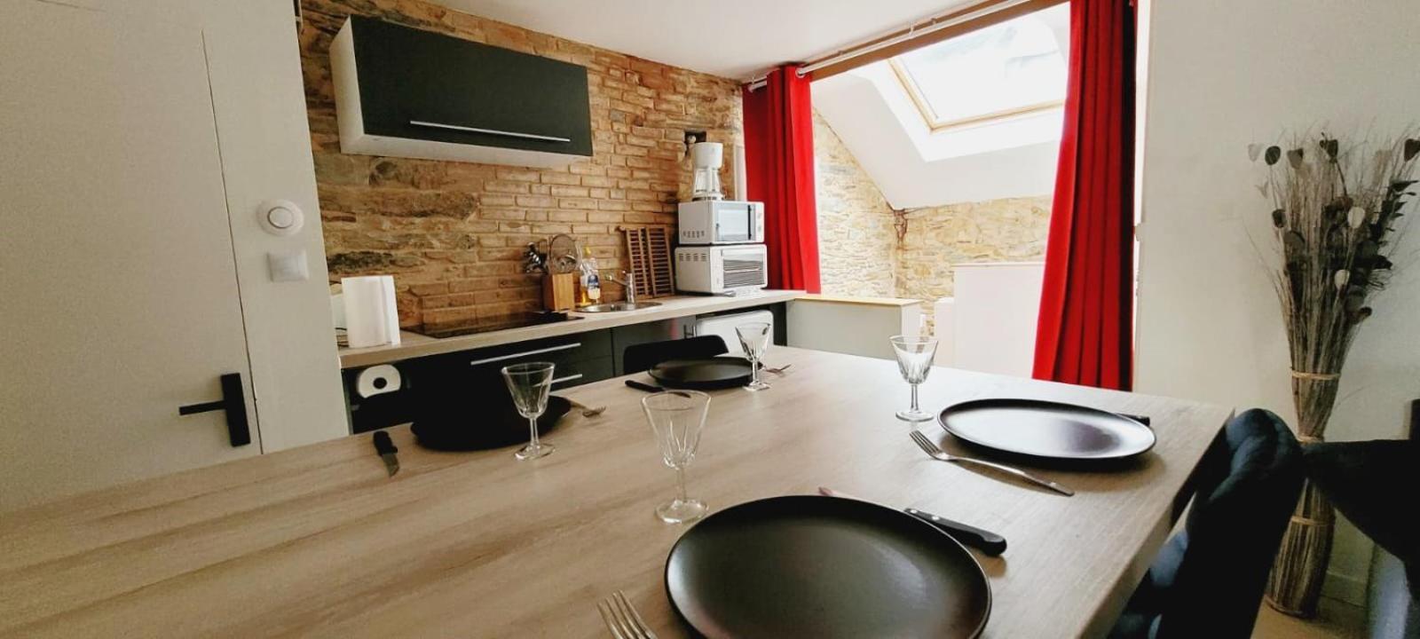 Appartement De Charme - Centre Ville ชาโตว์บรีอองต์ ภายนอก รูปภาพ